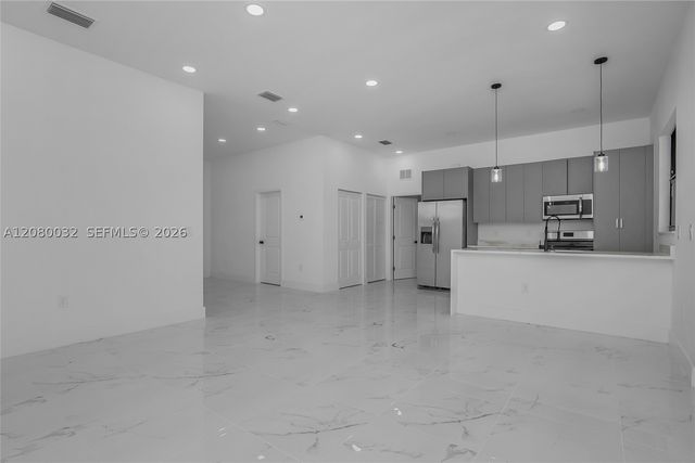 1208 NE 19TH ST, Cape Coral, FL 33909