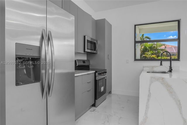 1208 NE 19TH ST, Cape Coral, FL 33909