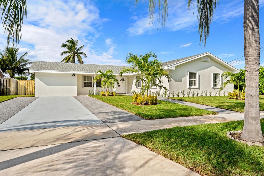 1885 E Terrace Drive Drive E, Lake Worth Beach, FL 33460