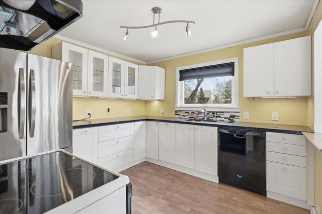 1305 Spruce Place, Mound, MN 55364