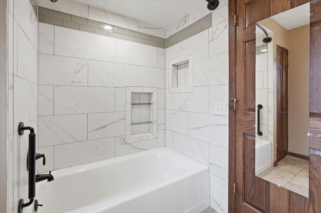 1305 Spruce Place, Mound, MN 55364