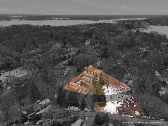 1305 Spruce Place, Mound, MN 55364