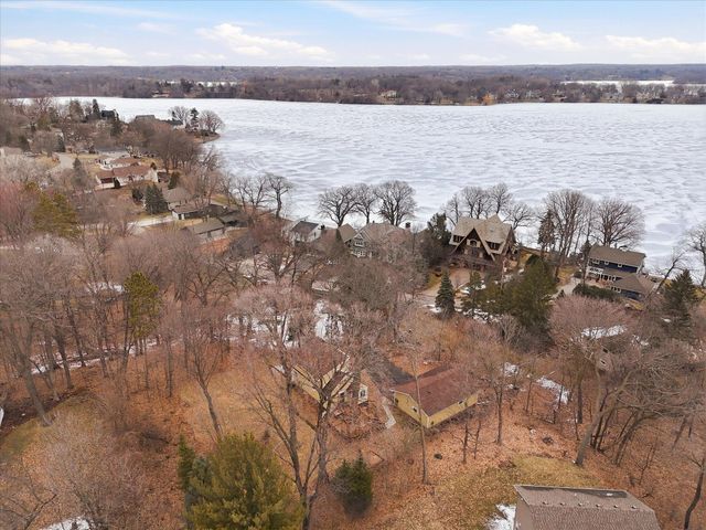 1305 Spruce Place, Mound, MN 55364