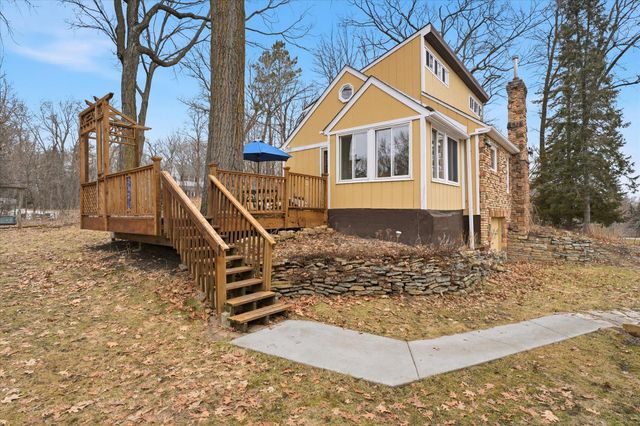 1305 Spruce Place, Mound, MN 55364