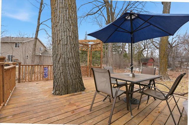 1305 Spruce Place, Mound, MN 55364