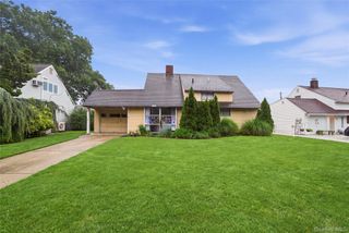 161 Duckpond Drive N, Wantagh, NY 11793