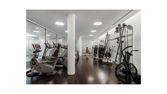 165 Charles St Apt 22, New York City, NY 10014