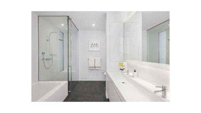 165 Charles St Apt 22, New York City, NY 10014