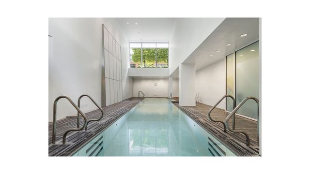 165 Charles St Apt 22, New York City, NY 10014