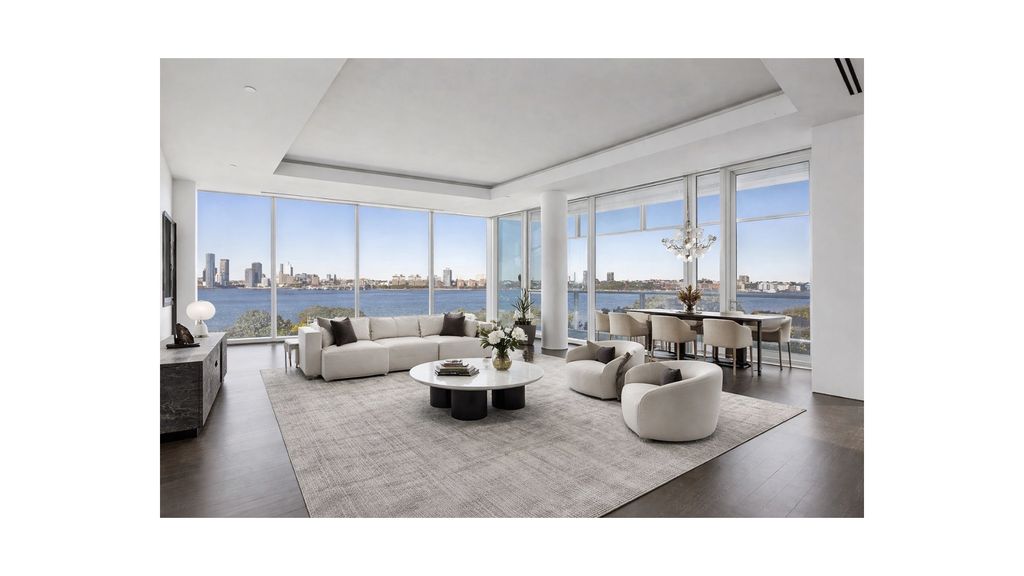 165 Charles St Apt 22, New York City, NY 10014