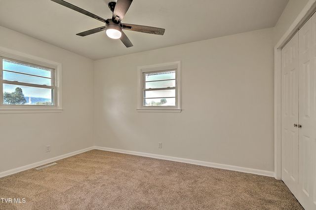 916 Mimosa Drive, Kingsport, TN 37660