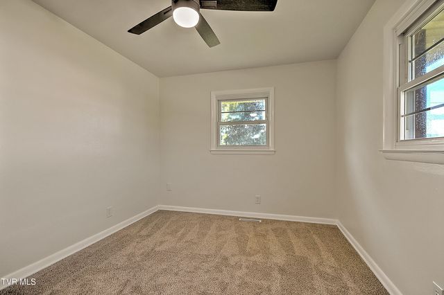 916 Mimosa Drive, Kingsport, TN 37660