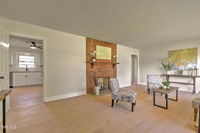 916 Mimosa Drive, Kingsport, TN 37660