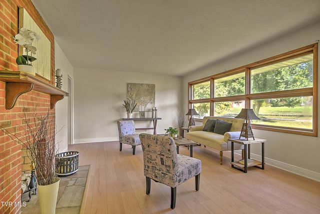 916 Mimosa Drive, Kingsport, TN 37660