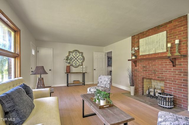 916 Mimosa Drive, Kingsport, TN 37660