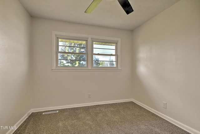 916 Mimosa Drive, Kingsport, TN 37660