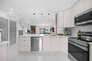 10372 NW 3rd Street, Pembroke Pines, FL 33026