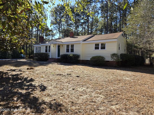 350 Crestview Road, Southern Pines, NC 28387