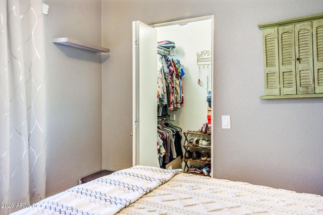 1697 E LINDRICK Drive, Chandler, AZ 85249