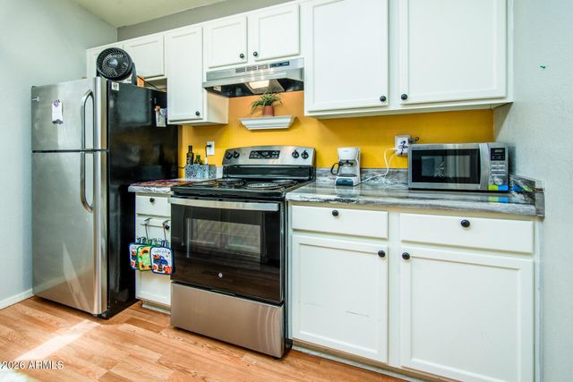 1697 E LINDRICK Drive, Chandler, AZ 85249