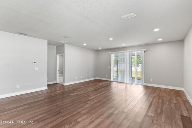 4570 CREEKSIDE BLUFF Street, Jacksonville, FL 32226