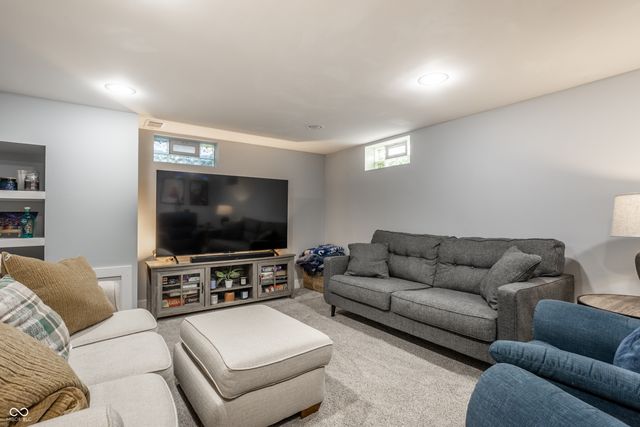 6457 Broadway Street, Indianapolis, IN 46220