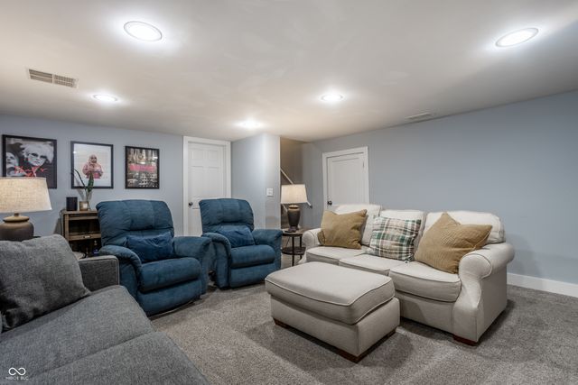 6457 Broadway Street, Indianapolis, IN 46220