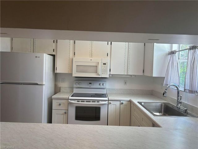 306 SW 29th ST, Cape Coral, FL 33914