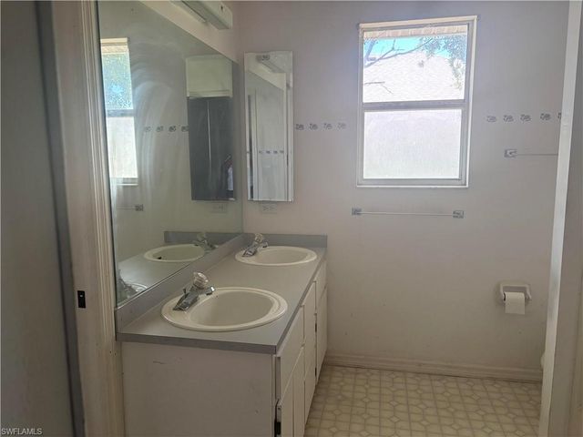 306 SW 29th ST, Cape Coral, FL 33914