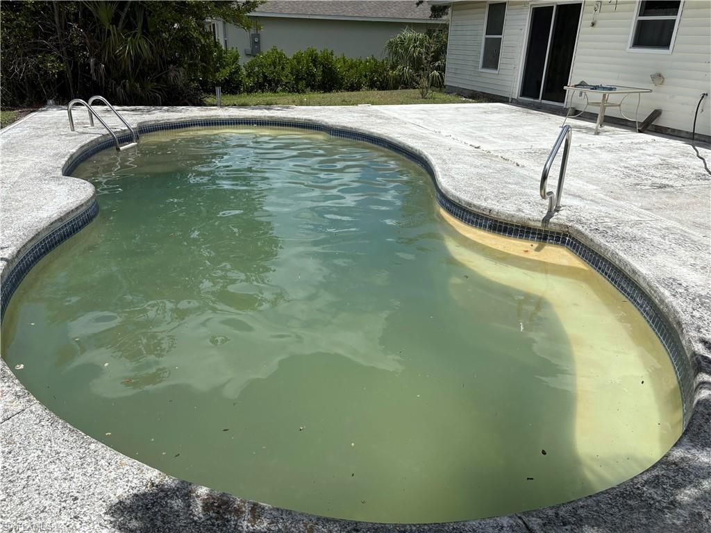 Image 13 of property listing at 306 SW 29th ST, Cape Coral, FL 33914