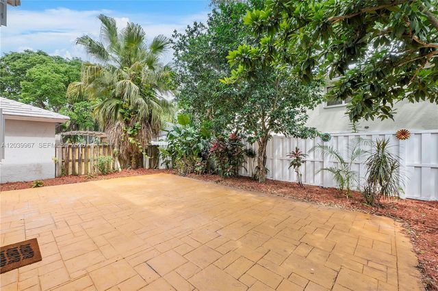 9836 NW 2nd Court, Plantation, FL 33324