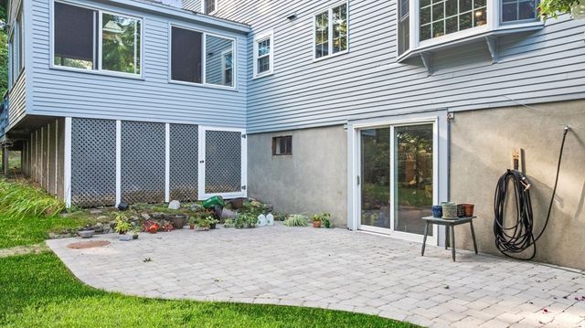 18 Heritage Lane, Lynnfield, MA 01940