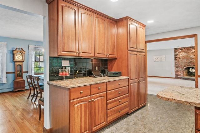 18 Heritage Lane, Lynnfield, MA 01940