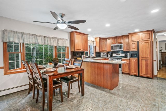 18 Heritage Lane, Lynnfield, MA 01940