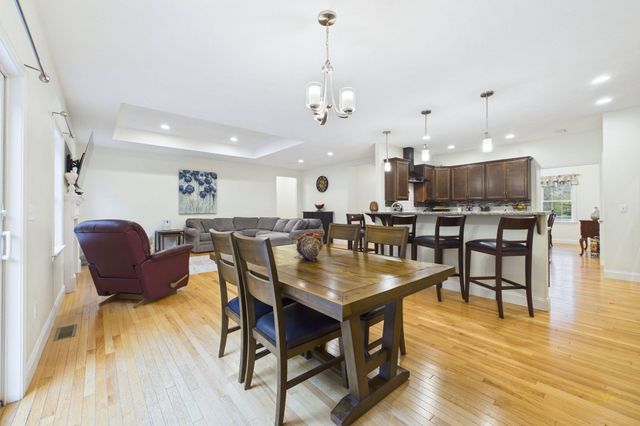 7 Cameron's Way, Freetown, MA 02717