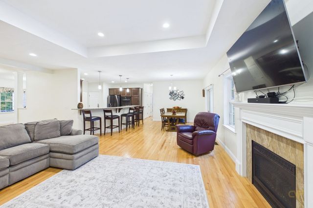 7 Cameron's Way, Freetown, MA 02717