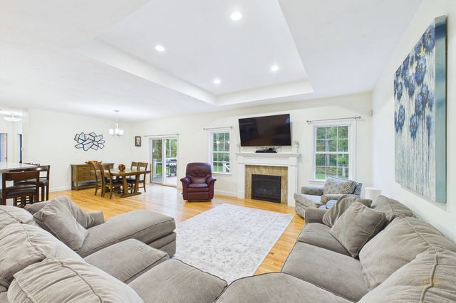 7 Cameron's Way, Freetown, MA 02717