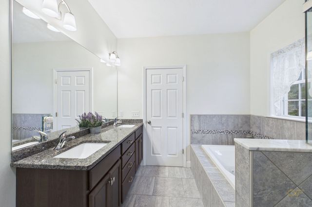 7 Cameron's Way, Freetown, MA 02717