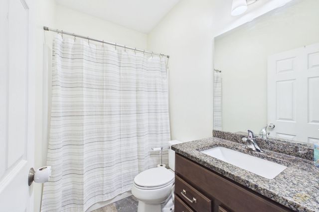7 Cameron's Way, Freetown, MA 02717