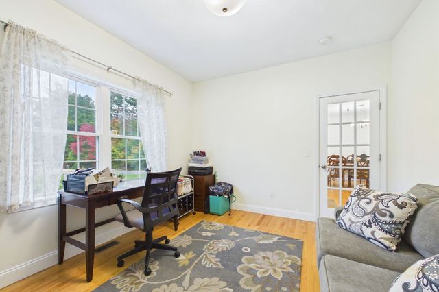 7 Cameron's Way, Freetown, MA 02717