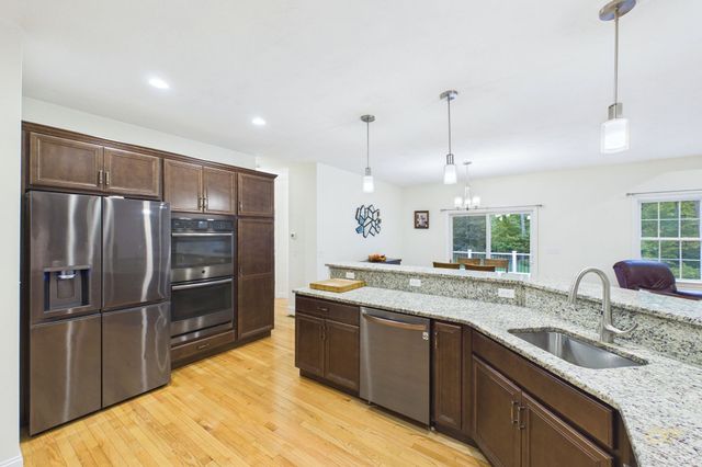 7 Cameron's Way, Freetown, MA 02717