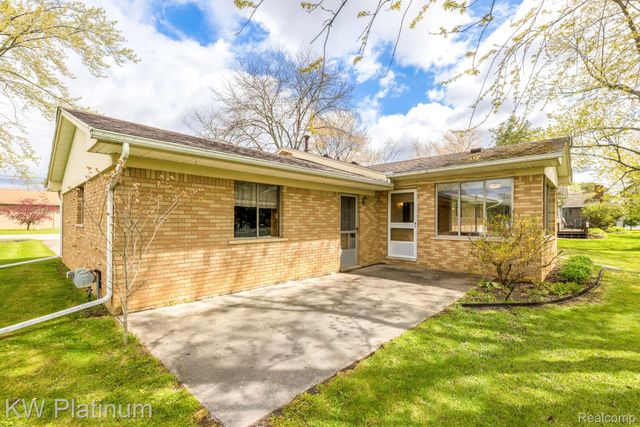 206 E Park Street, Capac Village, MI 48014