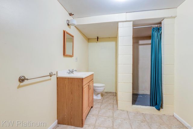 206 E Park Street, Capac Village, MI 48014