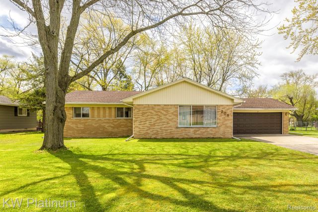 206 E Park Street, Capac Village, MI 48014