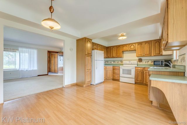 206 E Park Street, Capac Village, MI 48014