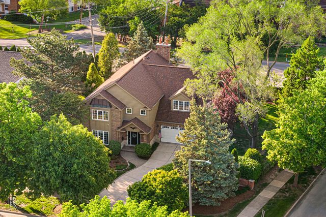 501 Wedgewood Court, Hinsdale, IL 60521