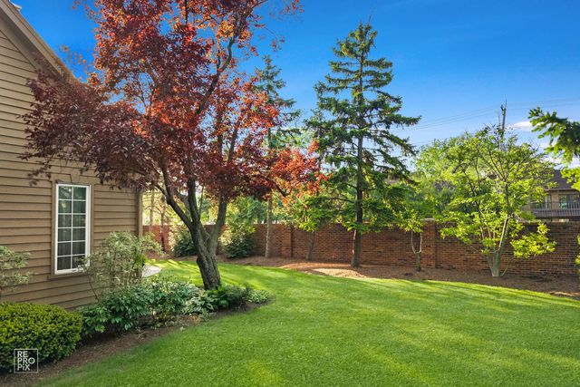 501 Wedgewood Court, Hinsdale, IL 60521
