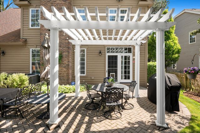 501 Wedgewood Court, Hinsdale, IL 60521