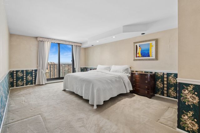 1212 N Lake Shore Drive 28CS, Chicago, IL 60610
