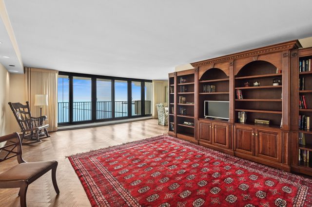 1212 N Lake Shore Drive 28CS, Chicago, IL 60610